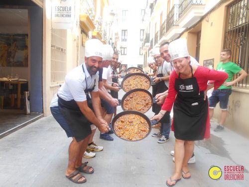 How to cook paella - Escuela de arroces y paella valenciana